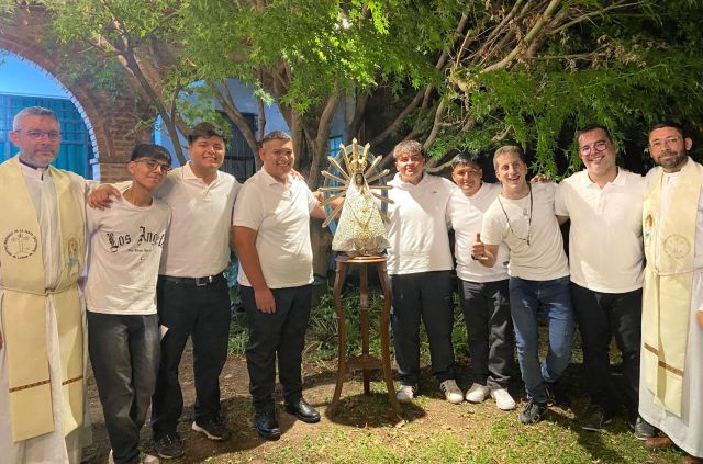 Siete jóvenes ingresaron al Seminario para comenzar el camino al sacerdocio