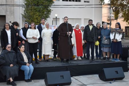 La Vida Consagrada de la diócesis se presentó en la Plaza Grigera