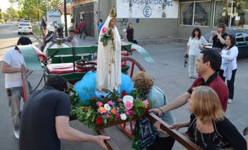 Los 100 años de las apariciones de la Virgen de Fátima celebran tres parroquias