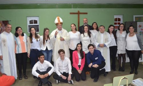 Futuros profesores recibieron sacramentos de iniciación