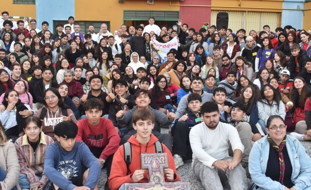 Los jóvenes de la diócesis rezaron por las vocaciones