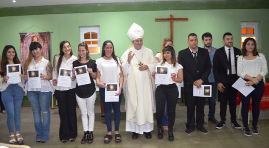Estudiantes del Sáenz, futuros profesores, recibieron sacramentos de iniciación