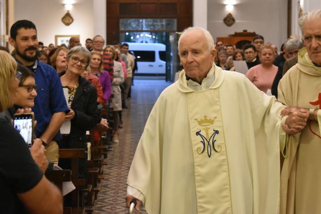 El padre Francisco Rocchio celebró 50 años de sacerdocio