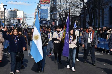 Día de la Patria: San Vicente celebró un tedeum y Lomas de Zamora, un desfile cívico