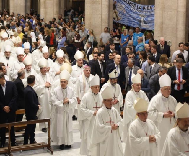 En memoria del Papa Francisco, los obispos argentinos celebraron una misa en la basílica de Luján