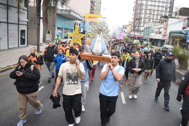 De Lomas a Longchamps, por la Virgen de Luján