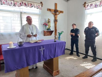 El obispo bendijo la nueva capilla de la Unidad Carcelaria N° 58 de Lomas de Zamora