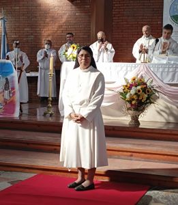 En Burzaco, una religiosa isabelina hizo su profesión de votos perpetuos