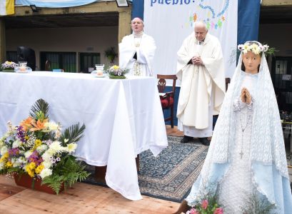 En Banfield, la fiesta de la Virgen de Itatí, en el 207° aniversario de la Independencia Argentina