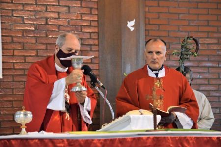 Santos Pedro y Pablo (Burzaco) recibió a su nuevo administrador parroquial